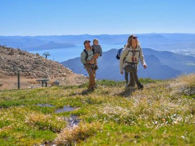 Tocar la cumbre: actividades de trekking en el Cerro Catedral