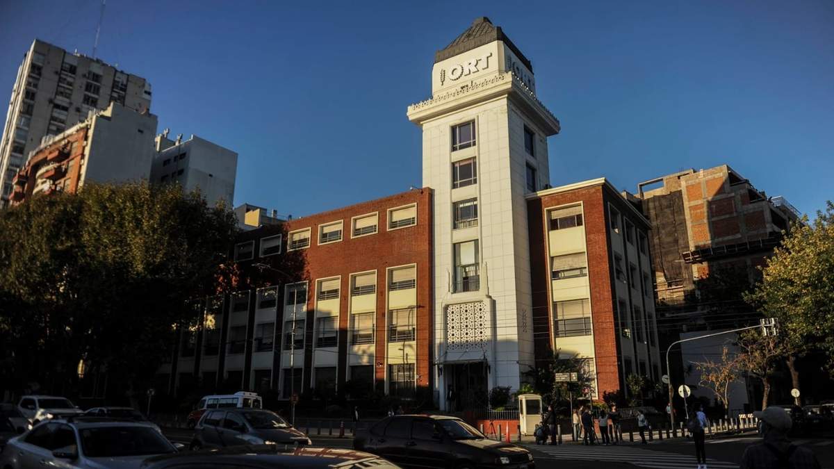 Variante Delta en el colegio ORT, sede Belgrano. Fuente: (Twitter)
