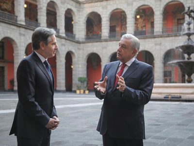 Blinken se reúne con López Obrador en Palacio Nacional