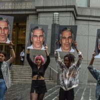 Las poderosas conexiones británicas con el pedófilo Jeffrey Epstein