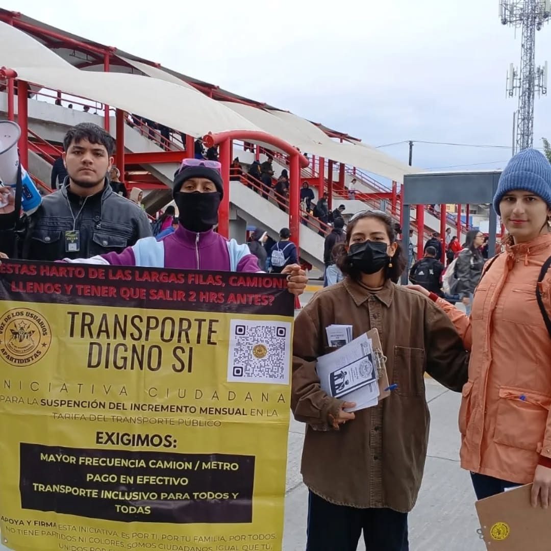 Protesta en metro Exposición Foto Cortesía Colectivo Voz de los Usuarios.