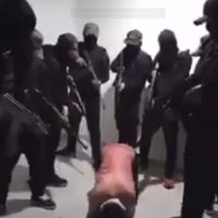 Familia Michoacana difunde interrogatorio a un hombre ligado a la extorsión en Puebla (Video)