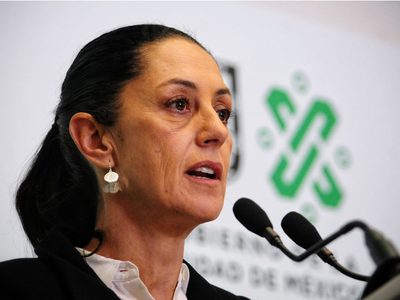Claudia Sheinbaum, presidenta de México, criticó a una modelo argentina por comentarios racistas contra un policía