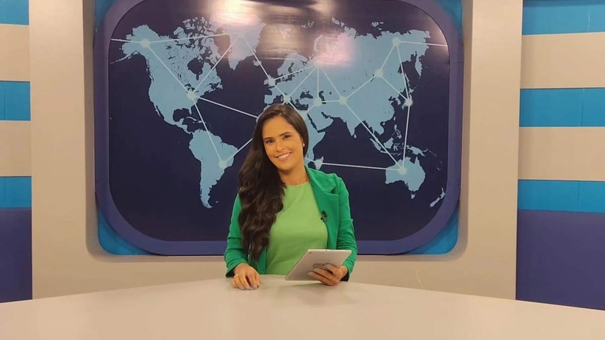 Elaine da Silva. Conductora de noticias en televisión