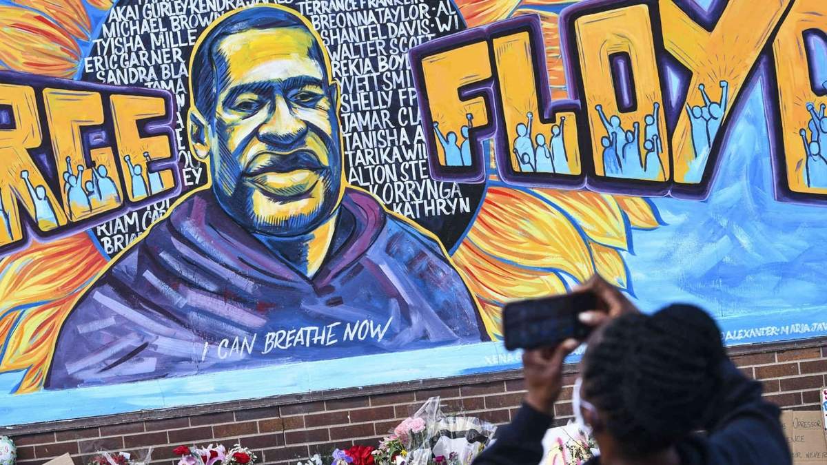 Mural homenaje a George Floyd. Fuente: (Twitter)