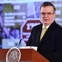 Ebrard presume reducción en flujo migratorio y niega endurecimiento de políticas