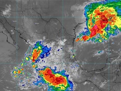 "Nicholas" pierde fuerza tras tocar tierra en Texas, donde ya ha comenzado a causar estragos