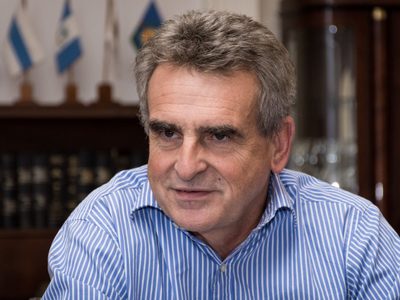 Agustín Rossi calificó como un “hecho gravísimo” el envío de material represivo a Bolivia en 2019