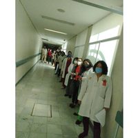 Personal de hospital denuncia encierro para frenar quejas por vacuna en Edomex