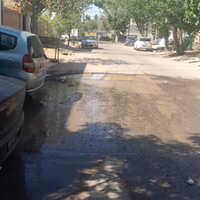 Vecinos de Guaymallén reclaman por una pérdida de agua que lleva varios días