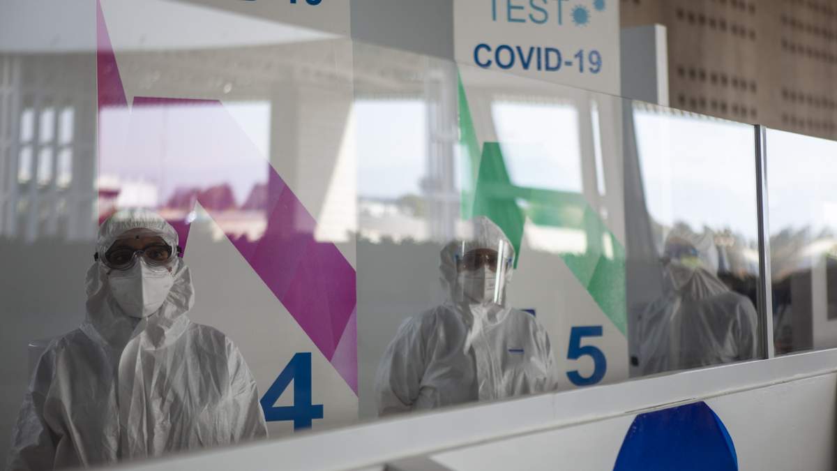 Laboratorios particulares instalaron módulos para la realización de pruebas de covid-19