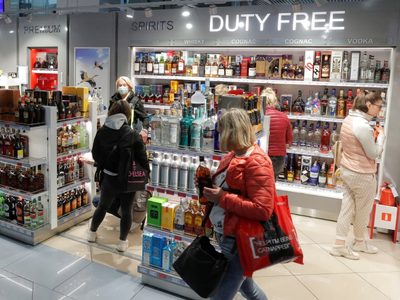 El BCRA restringió las cuotas a la hora de comprar en los duty free