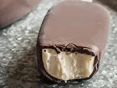 Alentá a la selección con esta receta: barritas heladas de banana, súper fáciles y con los colores que más nos gustan