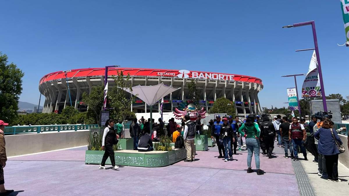 Asistentes al partido en el Estadio Banorte