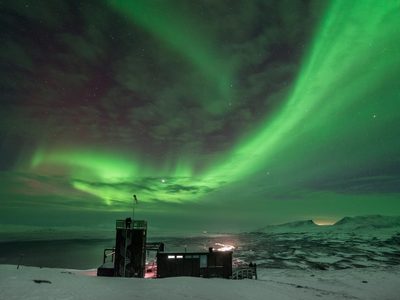 Así es el “agujero azul” en el cielo de un pueblo de Suecia, donde siempre se ven las auroras