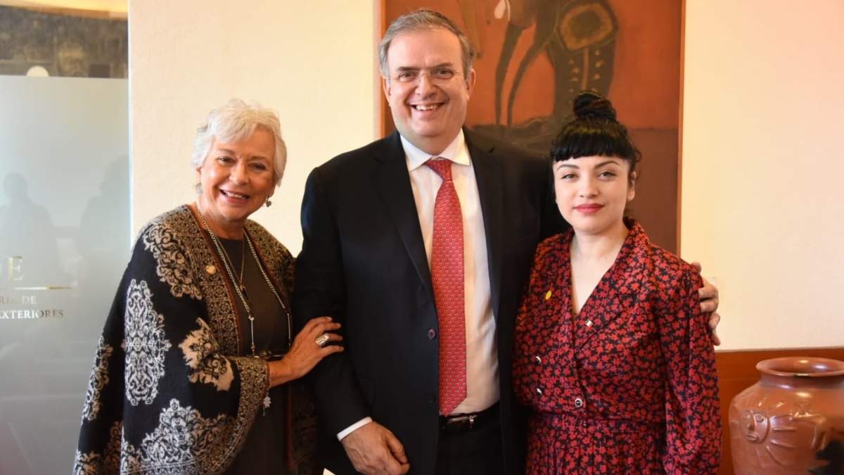 Olga Sánchez Cordero, Marcelo Ebrard y Mon Laferte