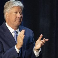 Pastor de Iglesia Gateway renuncia tras ser acusuado de abusar sexualmente de niña de 12 años