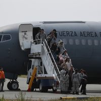 Localizan restos humanos y del avión militar que desapareció en Chile