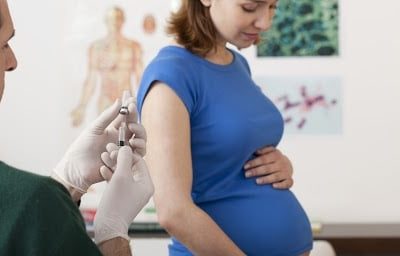 ¡Atención! Aplicarán la vacuna antigripal para embarazadas y bebés. ¿Cuándo?