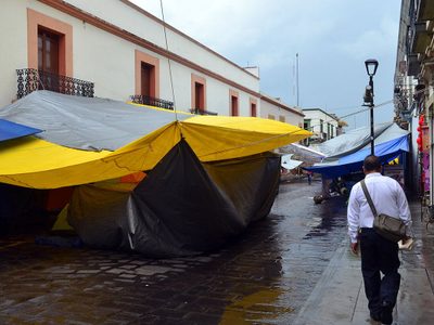 Marchas y bloqueos paralizan Oaxaca en demanda de diálogo con la CNTE