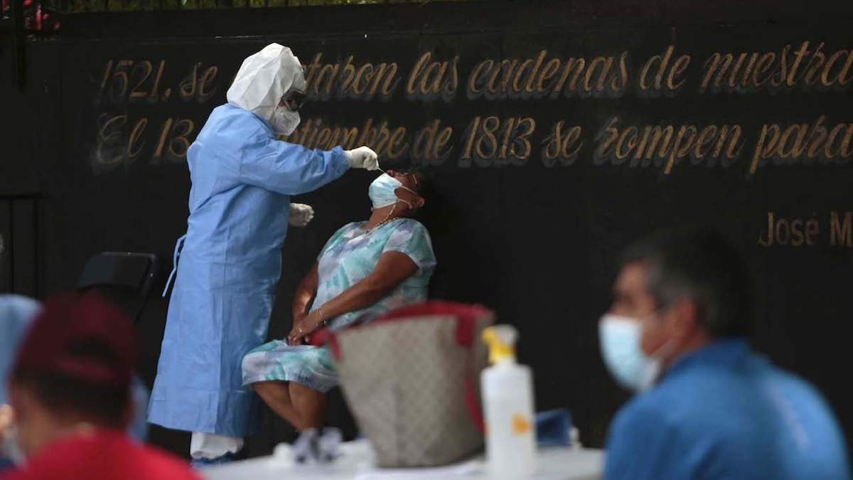 Toma de muestras para una prueba covid-19