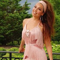 Thalía levantó lentamente la pierna y al abrirse el vestido... ¡boom! ¿Pasó de verdad?
