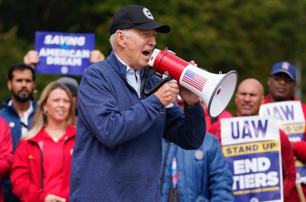 Joe Biden se une a las protestas de los trabajadores del sindicato United Auto Workers