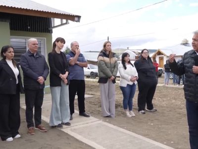 Frente a los vecinos de Junín de los Andes, el gobernador solicitó al intendente que revea el "aumentazo"