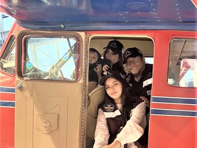 El AIFA "es uno de los aeropuertos más bonitos" asegura la nuera de AMLO, Carolyn Adams