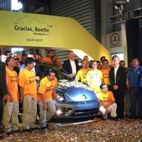 Con 'Las golondrinas”, VW cierra la producción del Beetle en Puebla