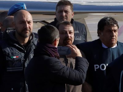 Bolivia extradita a Italia a Cesare Battisti, exmilitante de extrema izquierda
