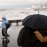 Alerta por fuertes vientos: mal inicio de las vacaciones de invierno para la Costa Atlántica