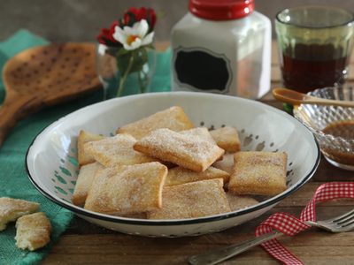 Tortas fritas en cuadraditos y extra esponjosas: aprovechá las tardes de lluvia para hacer la receta más rica con mates