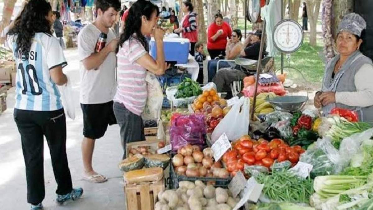 Feria en Neuquén Capital. Fuente: (Twitter)