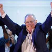Cerrada elección en Perú: Kuczynski aventaja por menos de un punto a Fujimori