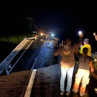 Tormentas derriban un puente de la autopista costera de Chiapas