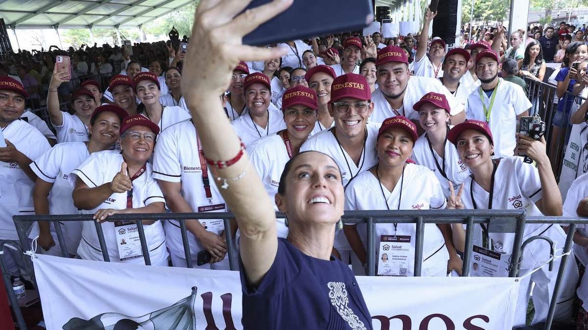 Claudia Sheinbaum durante su gira por Colima