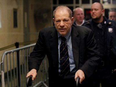 Harvey Weinstein ha sido hospitalizado luego de recibir su condena ¿Podrá cumplirla?