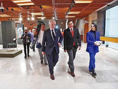 Debate, simulaciones y confusión en San Lázaro