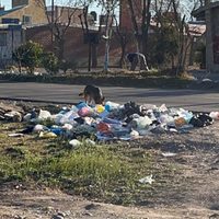 Luján de Cuyo: la basura se adueña del Acceso Sur