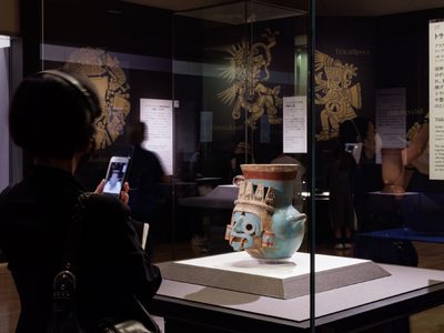 Debaten sobre tres culturas mesoamericanas en encuentro académico en Japón