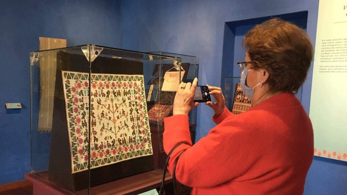 La exhibición "Ensueño de hilo de diez lenguas. Textiles del Gran Premio Fonart"