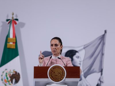Sheinbaum pide apoyar a mexicanos desempleados por incendios en Los Ángeles