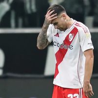 Se cayó el segundo refuerzo: sonó para River y firmó la renovación con su club