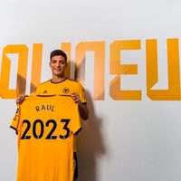 Los "Wolves" pagan 39 mdd por contrato de Raúl Jiménez; el mexicano firmó por cuatro años