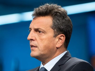 Reunión clave: Massa sigue esperando que le confirmen asistencia