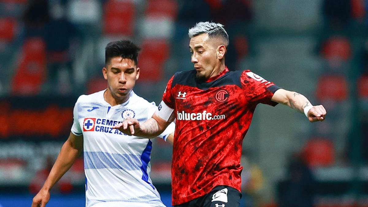 Toluca pegó primero al Cruz Azul