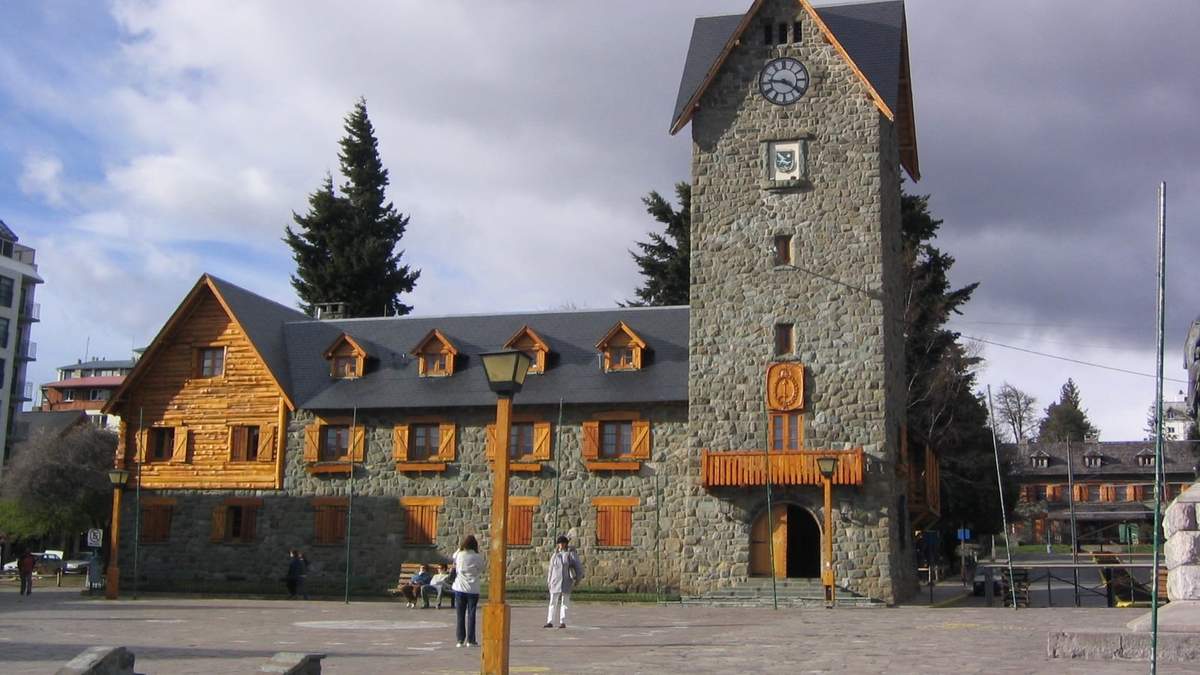 Solo tres personas permanecen internadas en centros privados de Bariloche. Fuente: (Twitter)