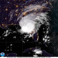 "Idalia" llega a costa oeste de Florida como huracán de categoría 3