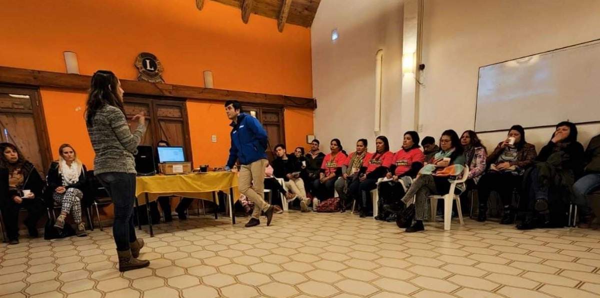 Reunión de dispositivos de salud con abordaje en consumos problemáticos. Fuente: (Neuquén Informa)